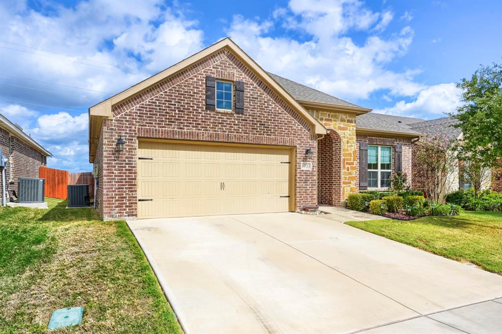1733 Rio Secco Drive, Fort Worth, TX 76131