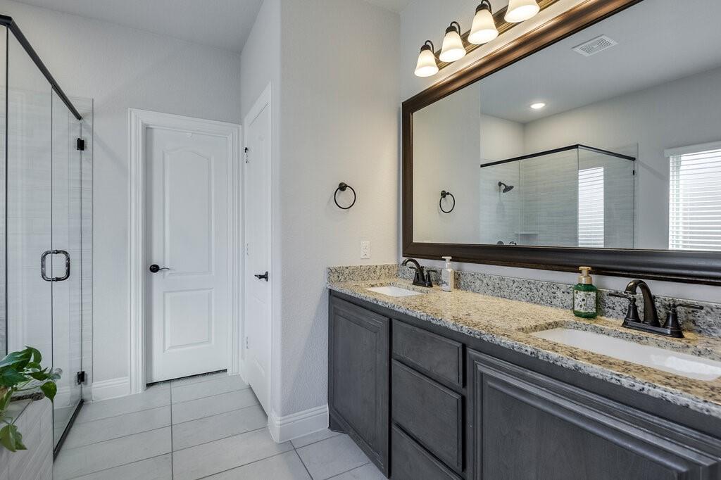 807 Imperial Way, Mansfield, TX 76063