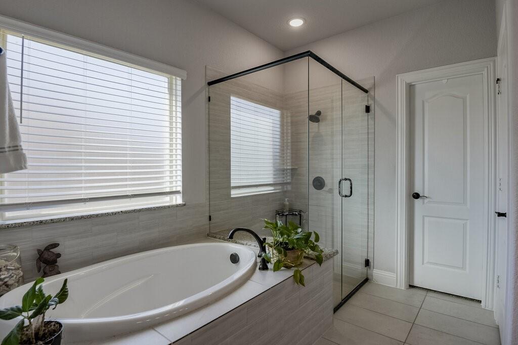 807 Imperial Way, Mansfield, TX 76063