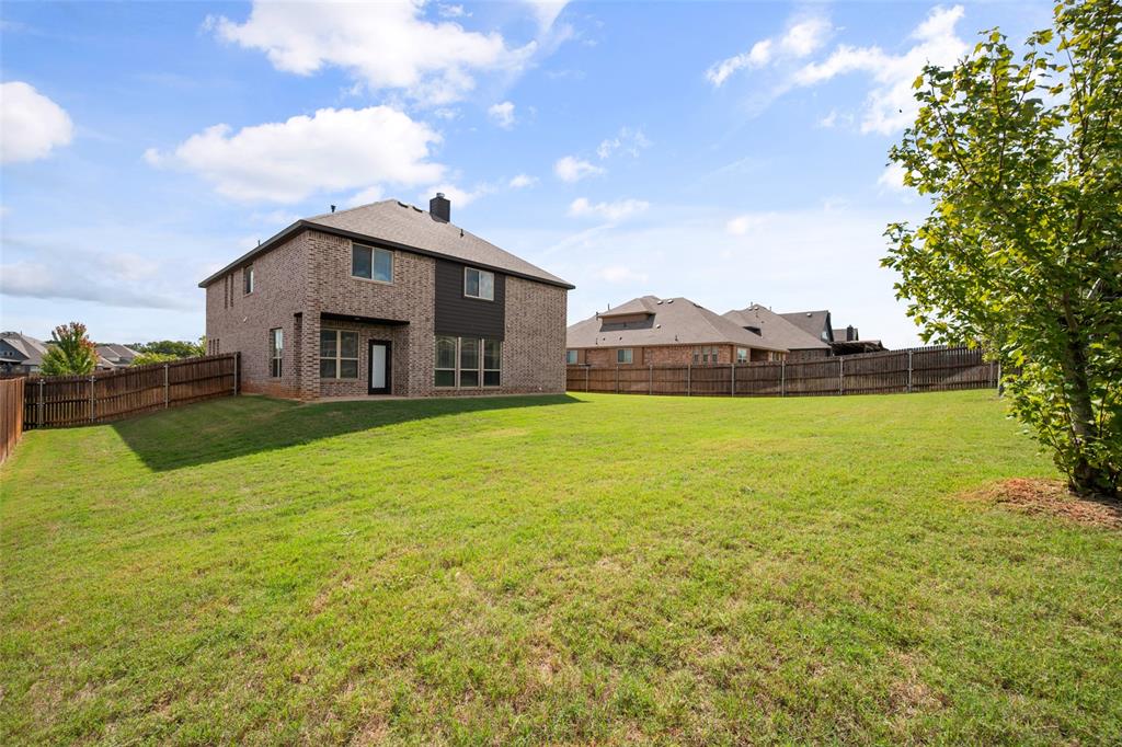 807 Imperial Way, Mansfield, TX 76063