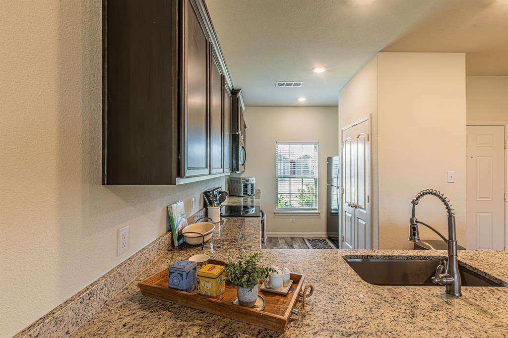 122 Crockett Way, Venus, TX 76084