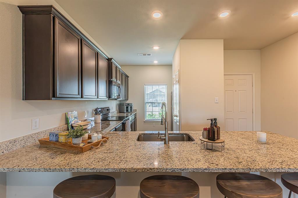 122 Crockett Way, Venus, TX 76084
