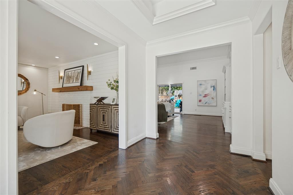 6609 Ridgeview Circle, Dallas, TX 75240