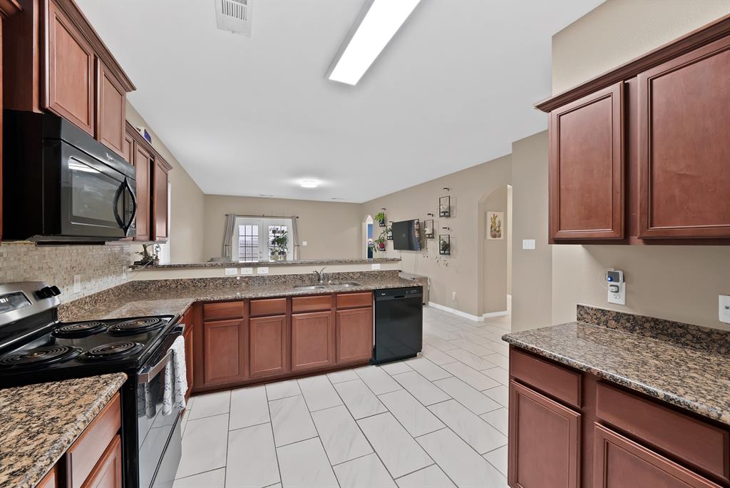 6148 Chalk Hollow Drive, Fort Worth, TX 76179