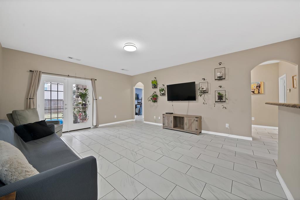 6148 Chalk Hollow Drive, Fort Worth, TX 76179