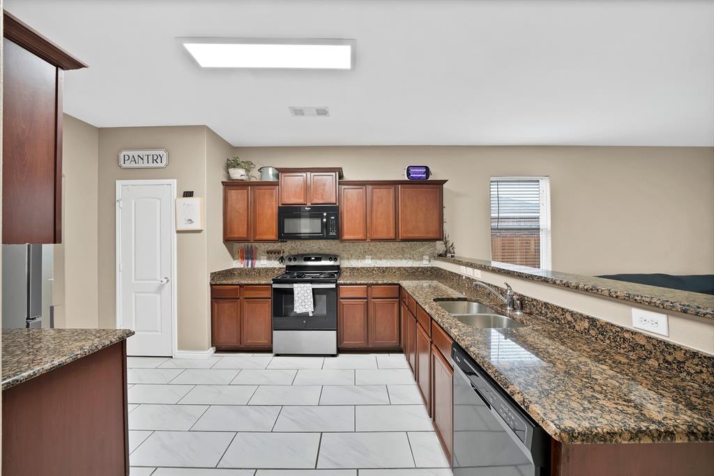 6148 Chalk Hollow Drive, Fort Worth, TX 76179