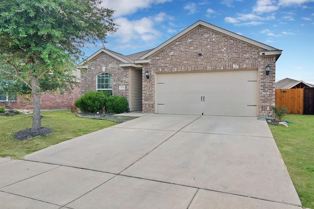 6148 Chalk Hollow Drive, Fort Worth, TX 76179
