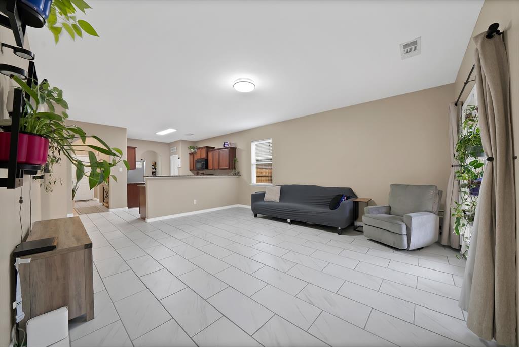 6148 Chalk Hollow Drive, Fort Worth, TX 76179