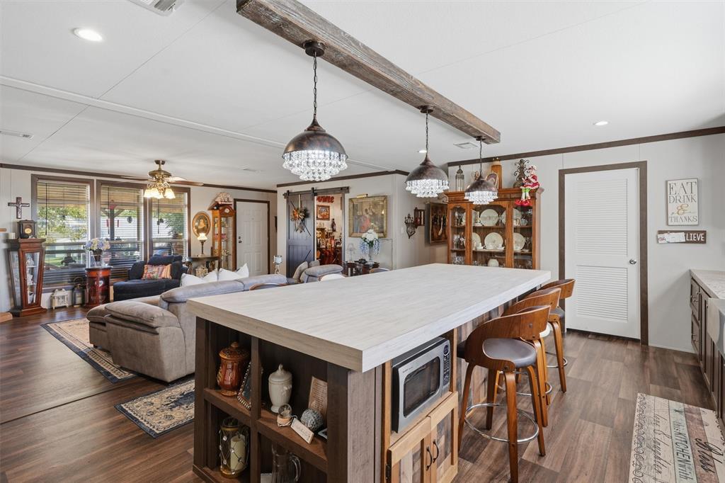 6200 S Lakeside Hills Court, Granbury, TX 76048