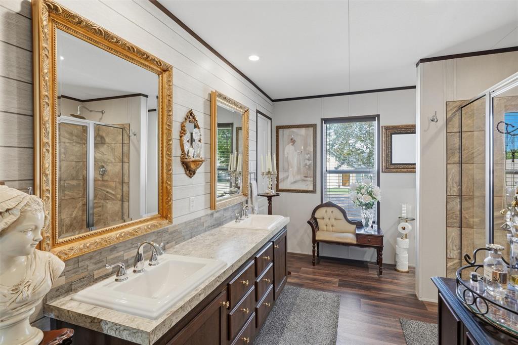 6200 S Lakeside Hills Court, Granbury, TX 76048