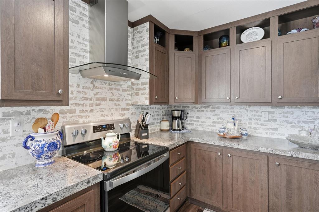 6200 S Lakeside Hills Court, Granbury, TX 76048