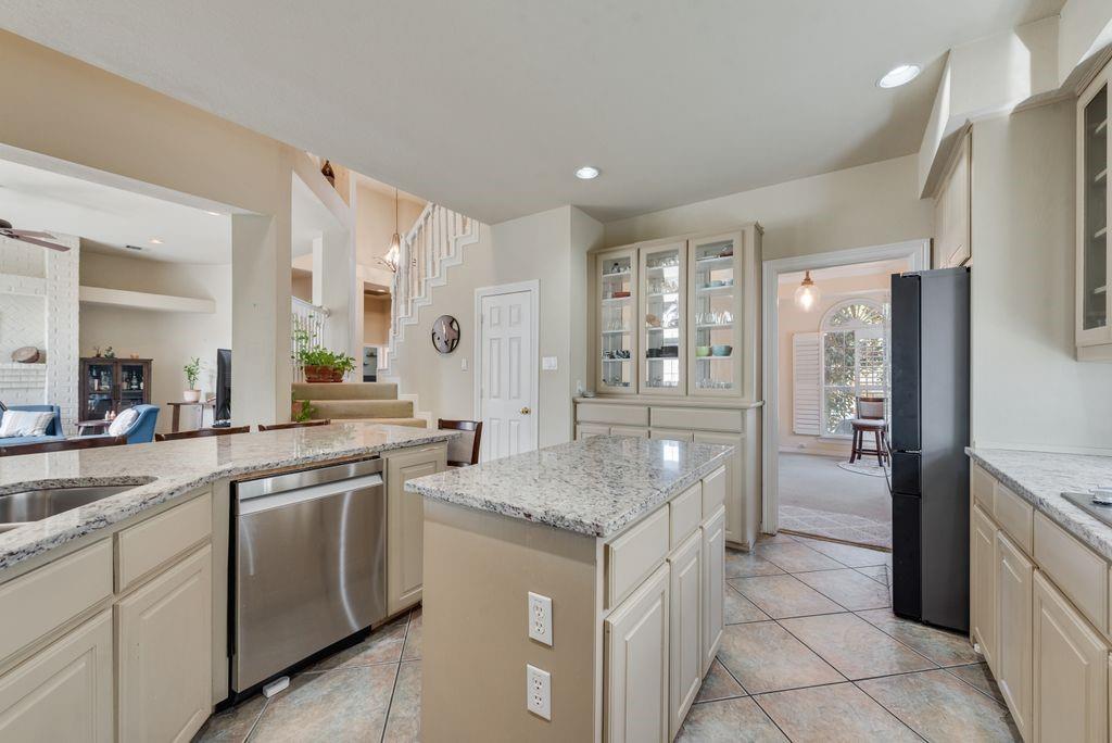 719 Alendale Drive, Coppell, TX 75019