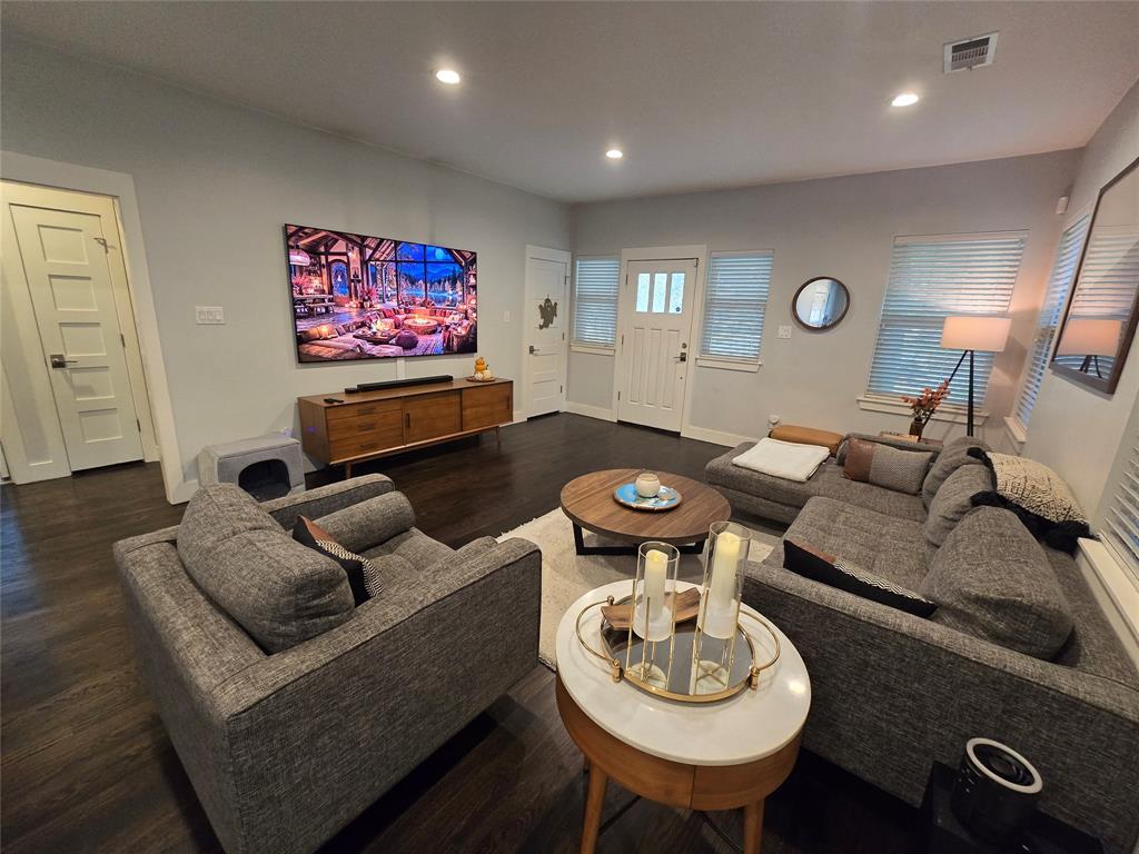 618 N Clinton Avenue, Dallas, TX 75208