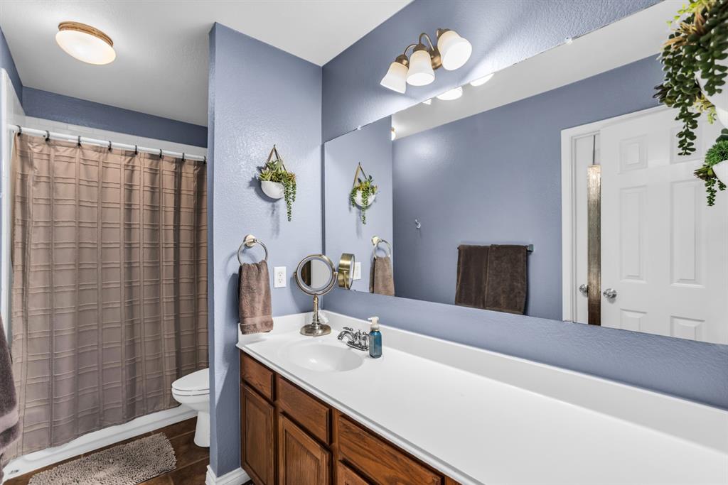 Full Bathroom - Upstairs