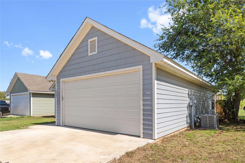 5407 Arrowhead Drive, Granbury, TX 76048