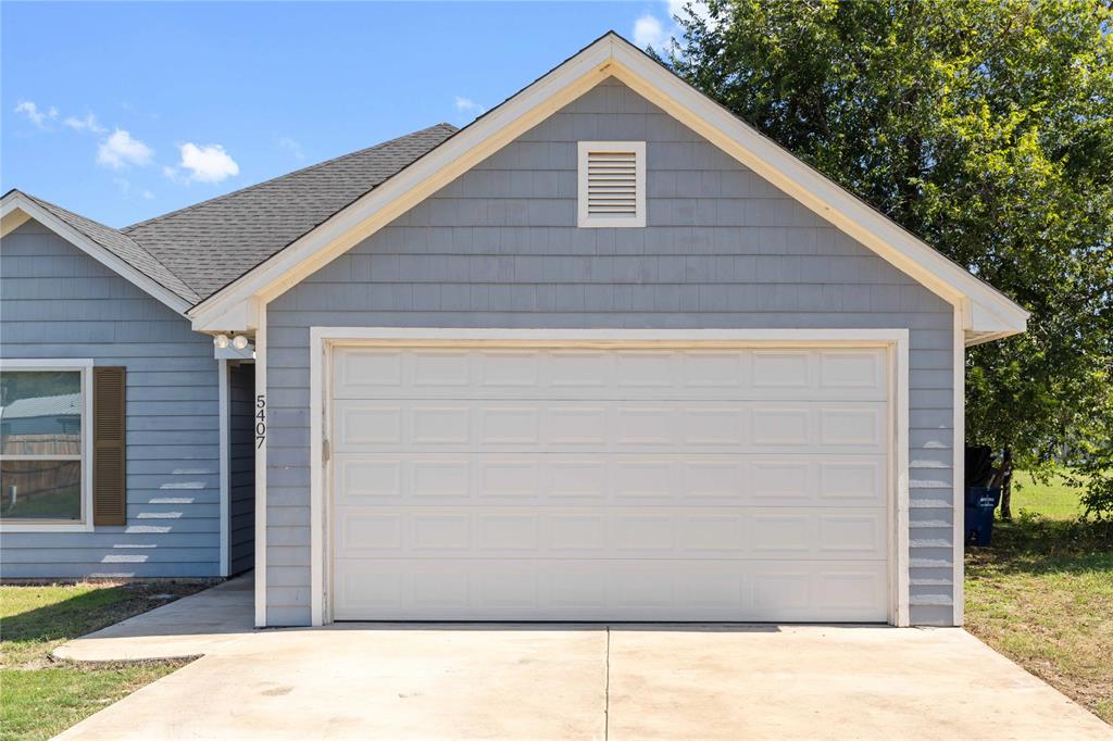 5407 Arrowhead Drive, Granbury, TX 76048