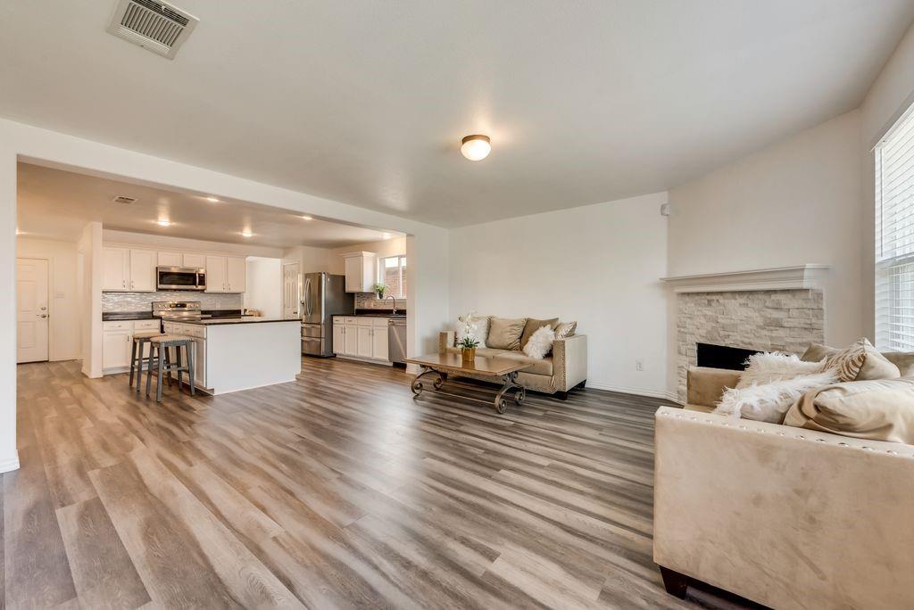 6916 Derbyshire Drive, Fort Worth, TX 76137