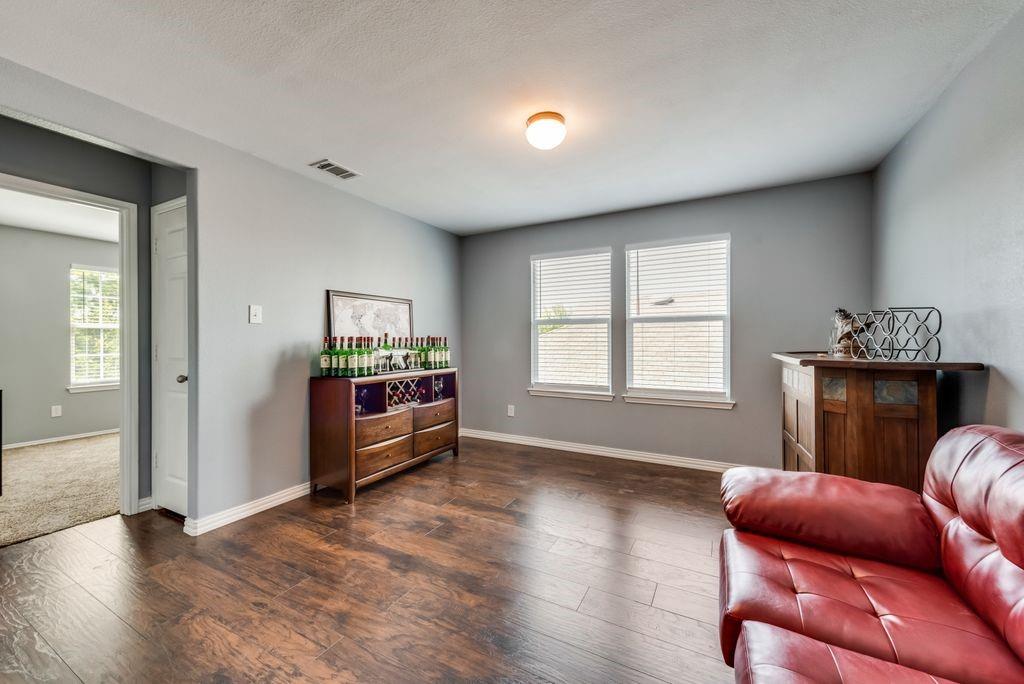 6916 Derbyshire Drive, Fort Worth, TX 76137