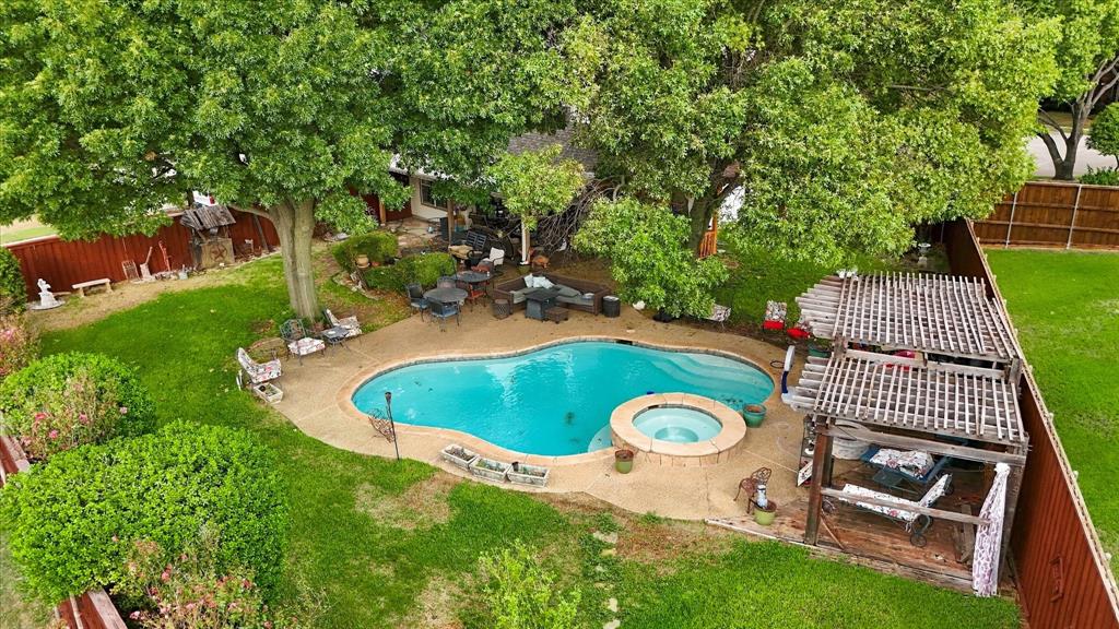 1906 Chapel Cove, Rowlett, TX 75088