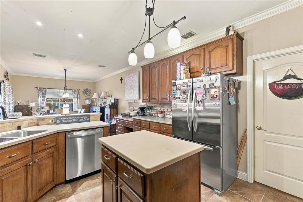 1906 Chapel Cove, Rowlett, TX 75088