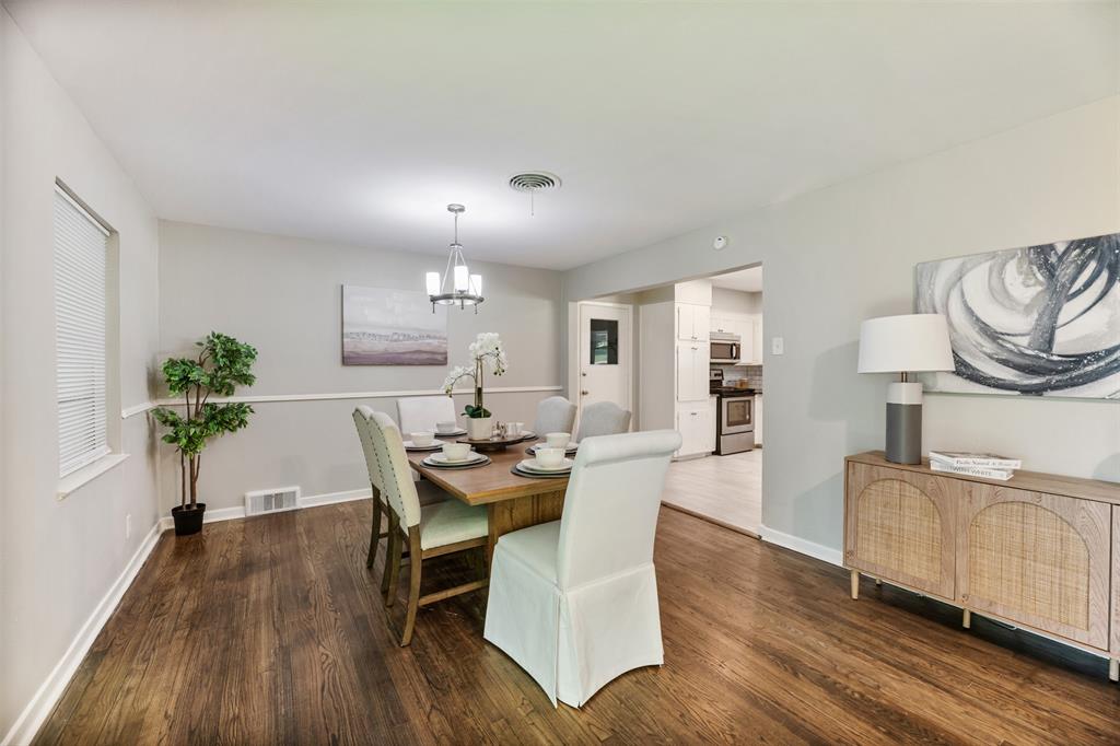 4516 Rolling Hills Drive, Fort Worth, TX 76119