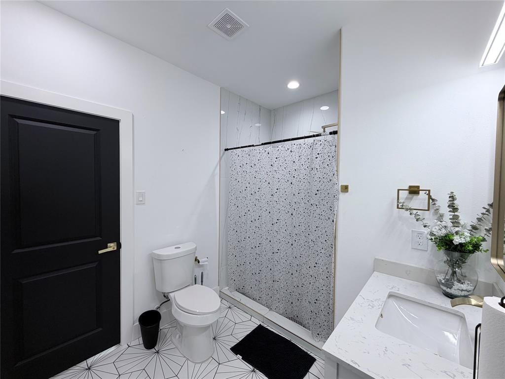 3301 Garden Lane, Dallas, TX 75215