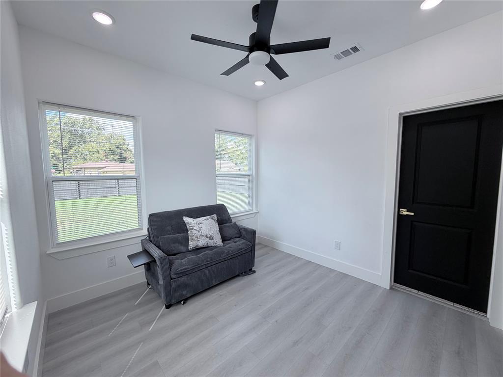 3301 Garden Lane, Dallas, TX 75215