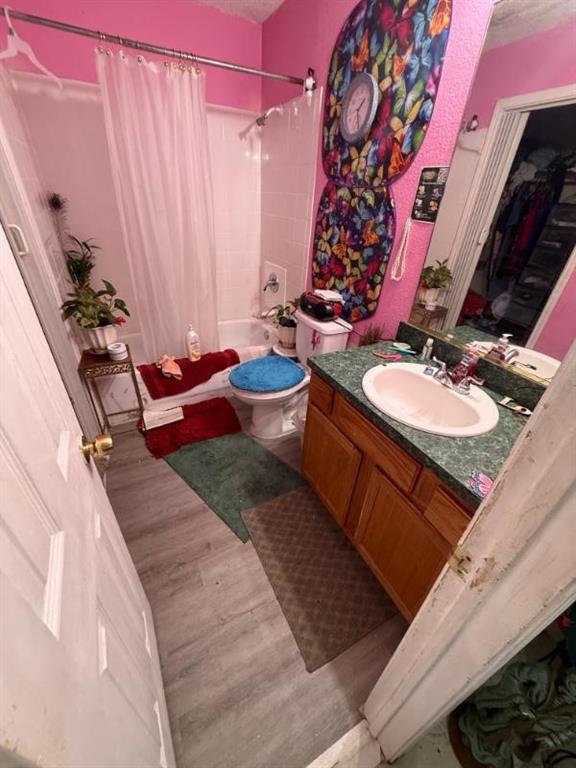 2330 Echo Lake Drive, Dallas, TX 75253