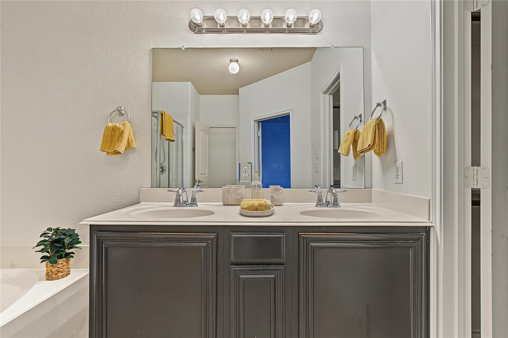 9704 Mulligan Drive, McKinney, TX 75072