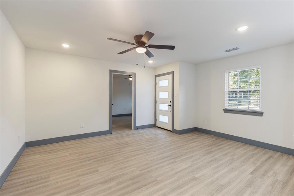 1615 Presidio Avenue, Dallas, TX 75216