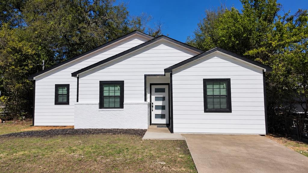 1615 Presidio Avenue, Dallas, TX 75216