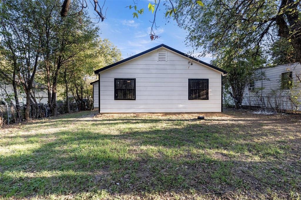 1615 Presidio Avenue, Dallas, TX 75216