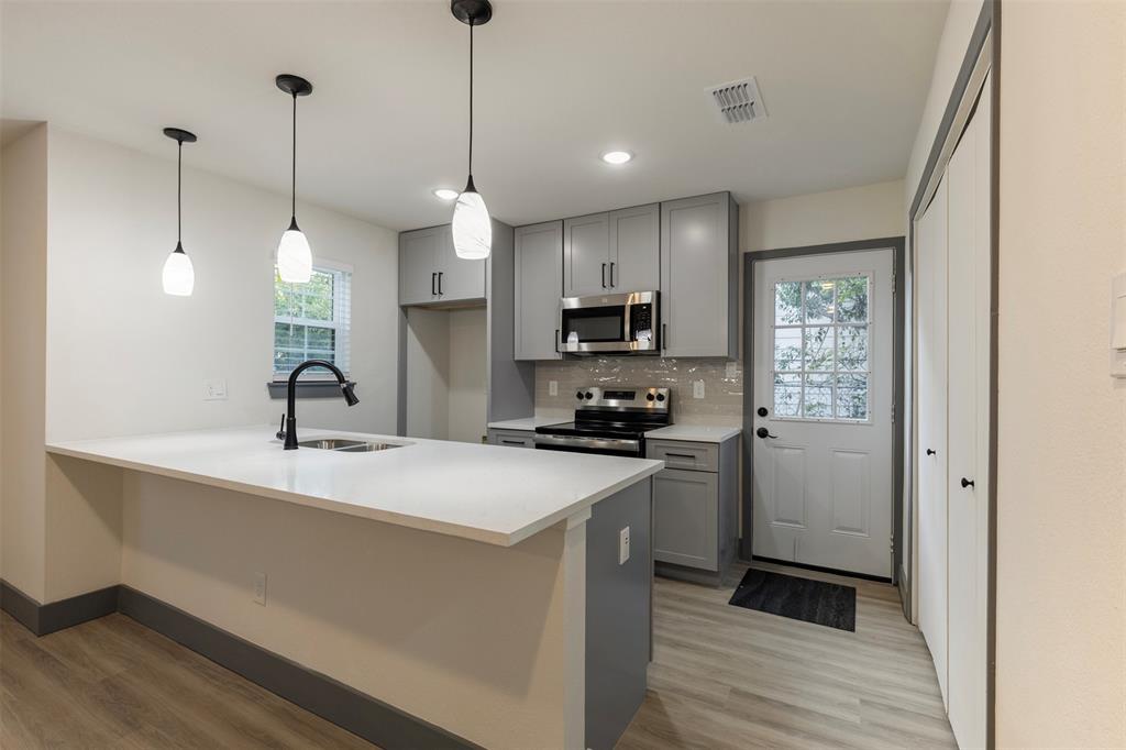 1615 Presidio Avenue, Dallas, TX 75216
