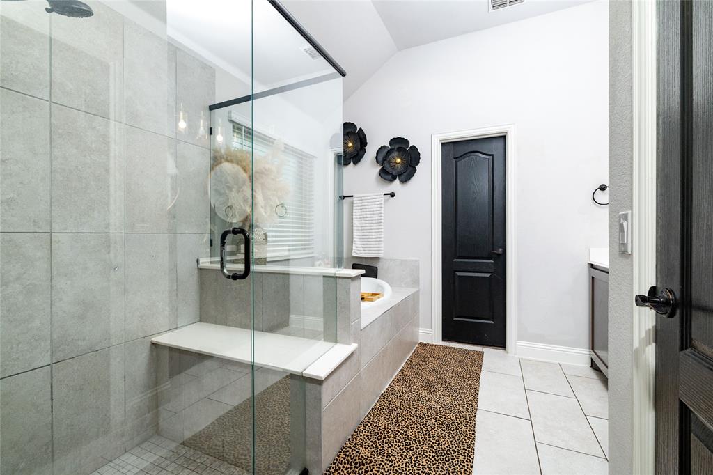 1020 Longbow Drive, Godley, TX 76044