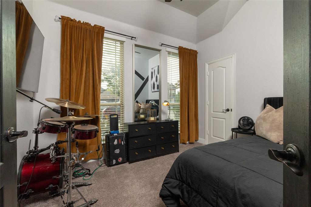 1020 Longbow Drive, Godley, TX 76044