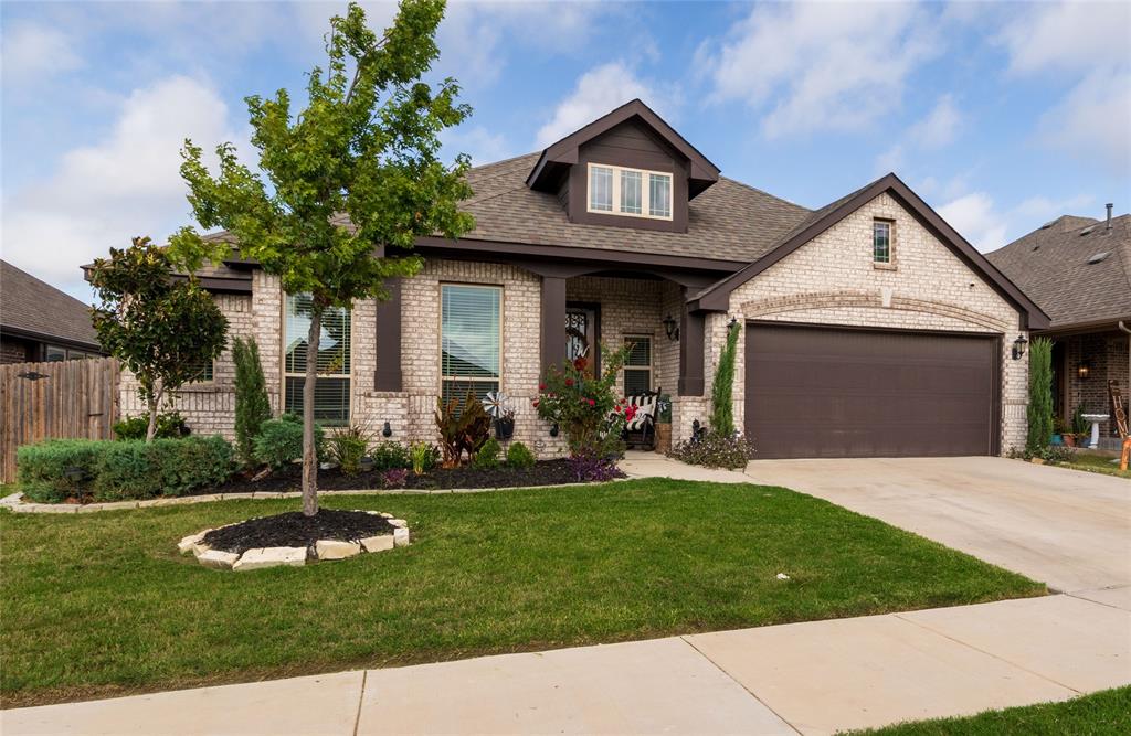 1020 Longbow Drive, Godley, TX 76044