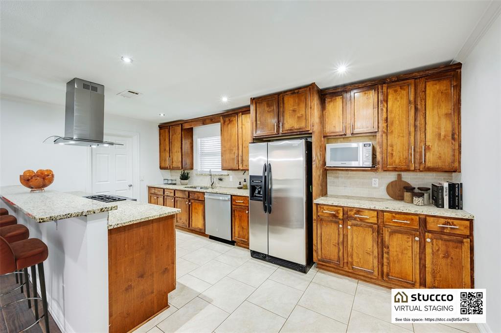 Greatsized kitchen with SS appliances