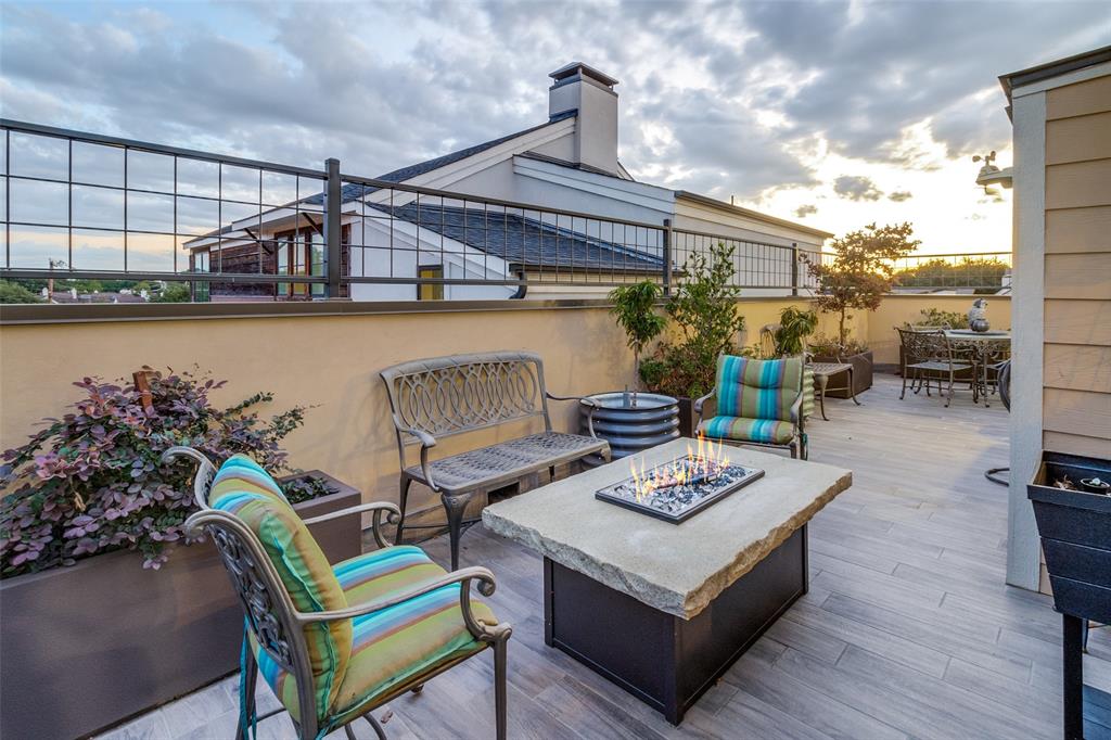 Rooftop Deck