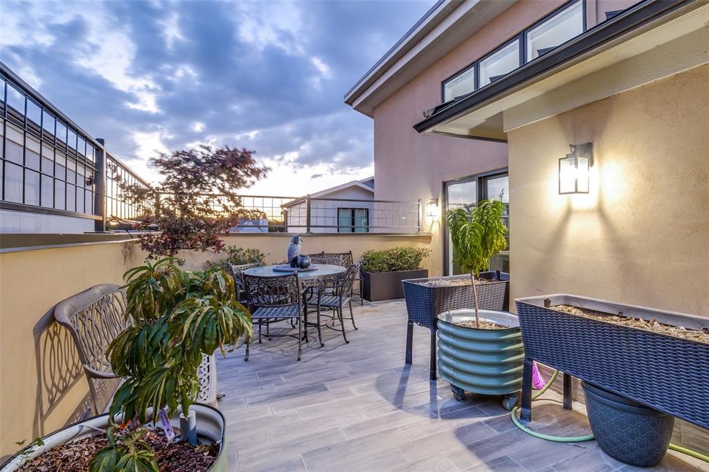 Rooftop Deck