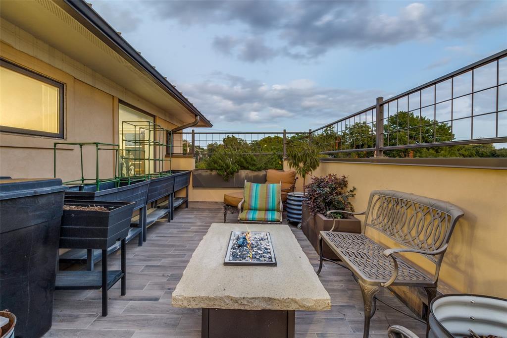 Rooftop Deck
