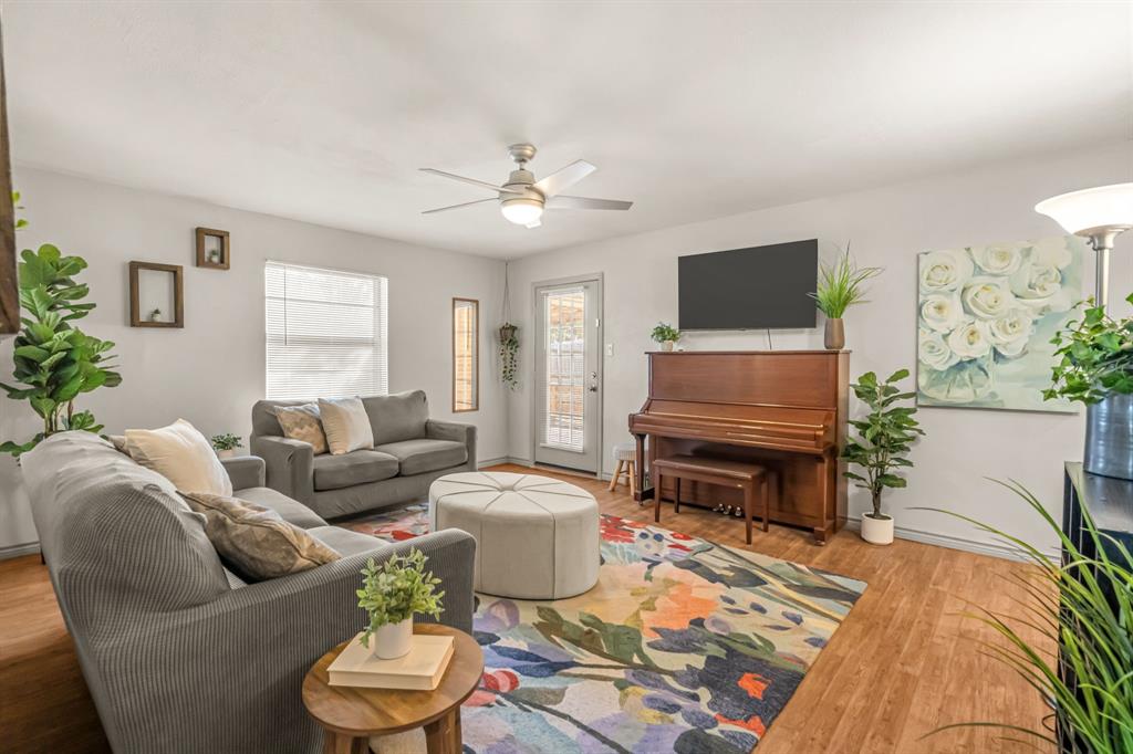 102 Allen Drive, Sanger, TX 76266