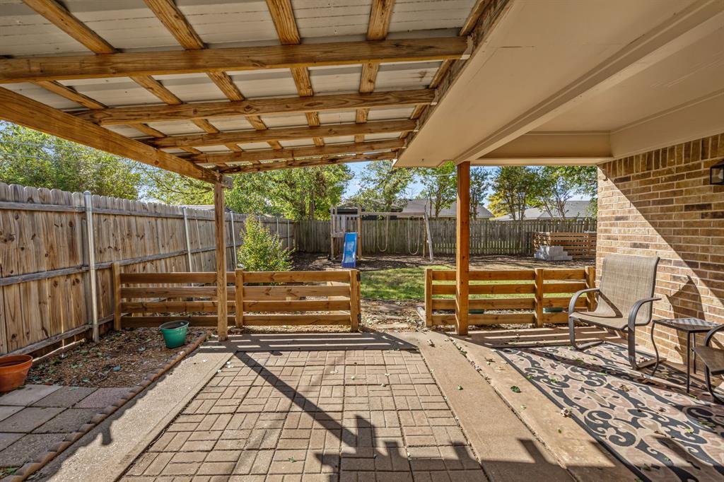 102 Allen Drive, Sanger, TX 76266