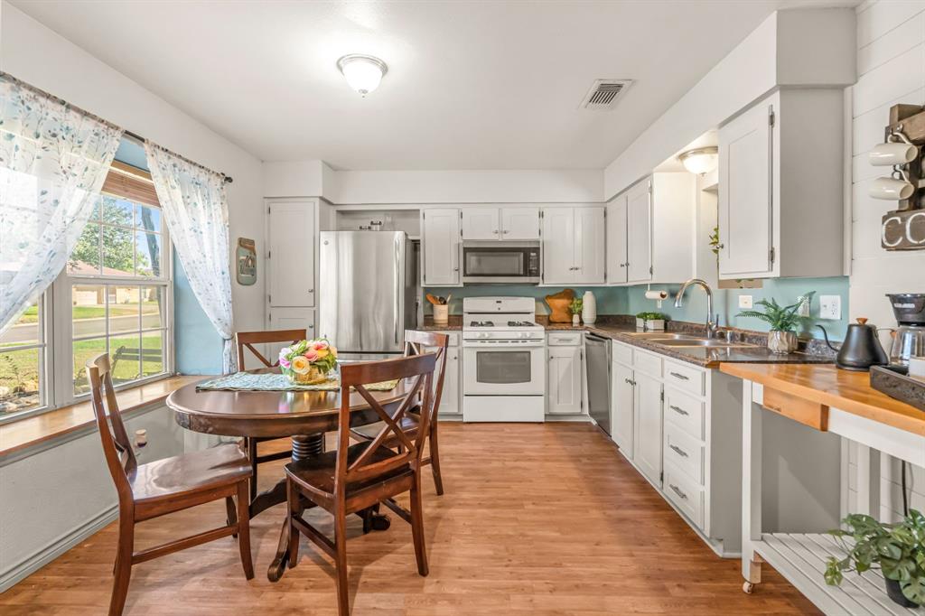 102 Allen Drive, Sanger, TX 76266