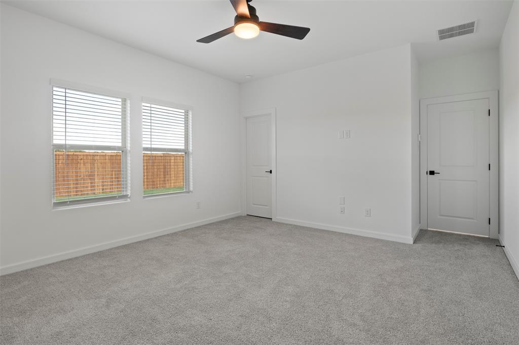 2113 Maple Ridge Drive, Van Alstyne, TX 75495