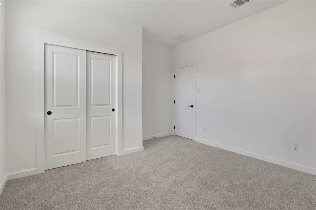 2113 Maple Ridge Drive, Van Alstyne, TX 75495