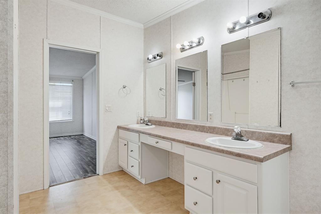 9413 Alabama Street, Joshua, TX 76058