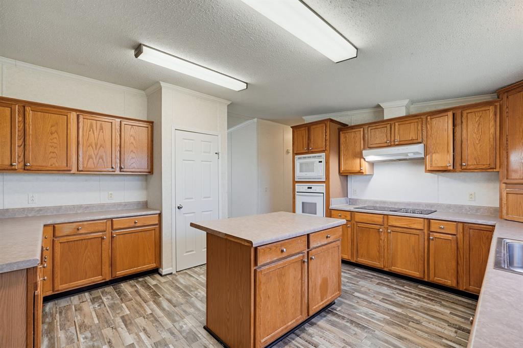 9413 Alabama Street, Joshua, TX 76058
