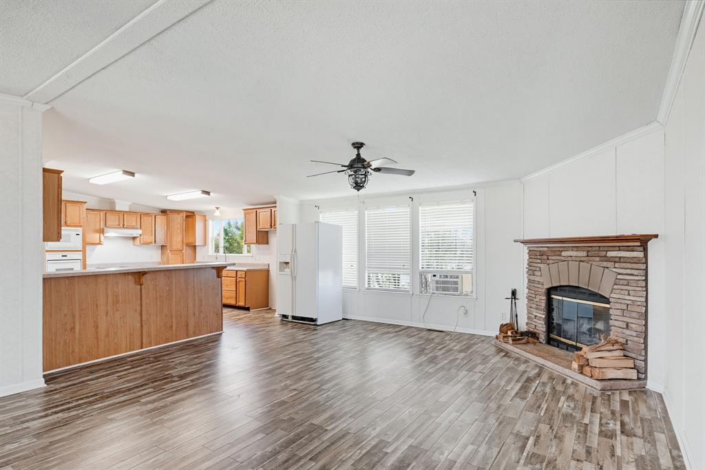 9413 Alabama Street, Joshua, TX 76058