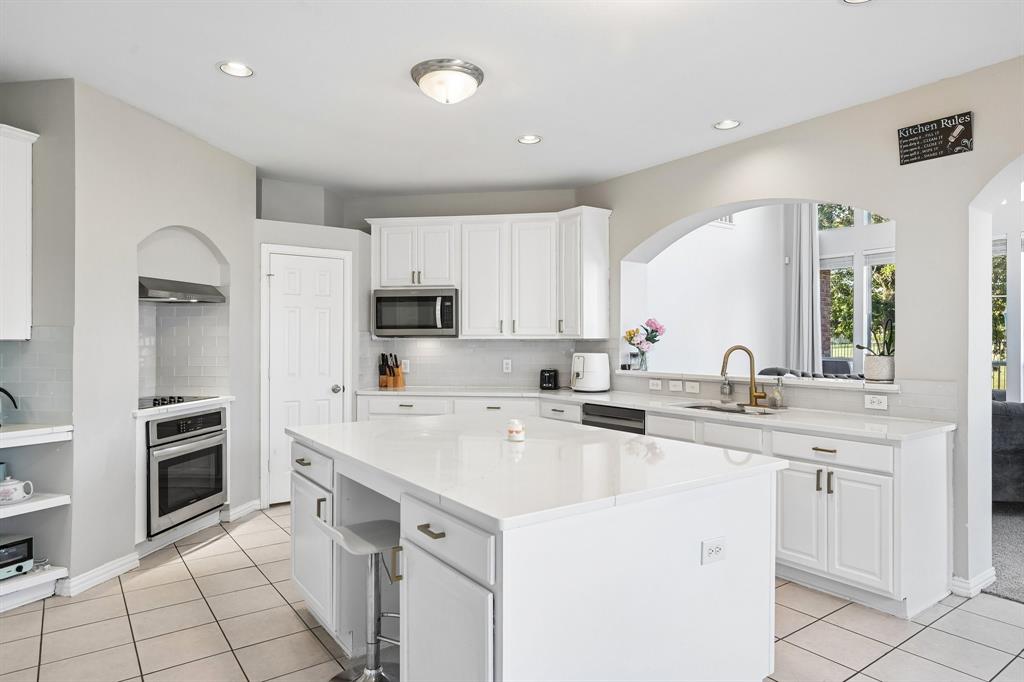 10005 Fairway Vista Drive, Rowlett, TX 75089