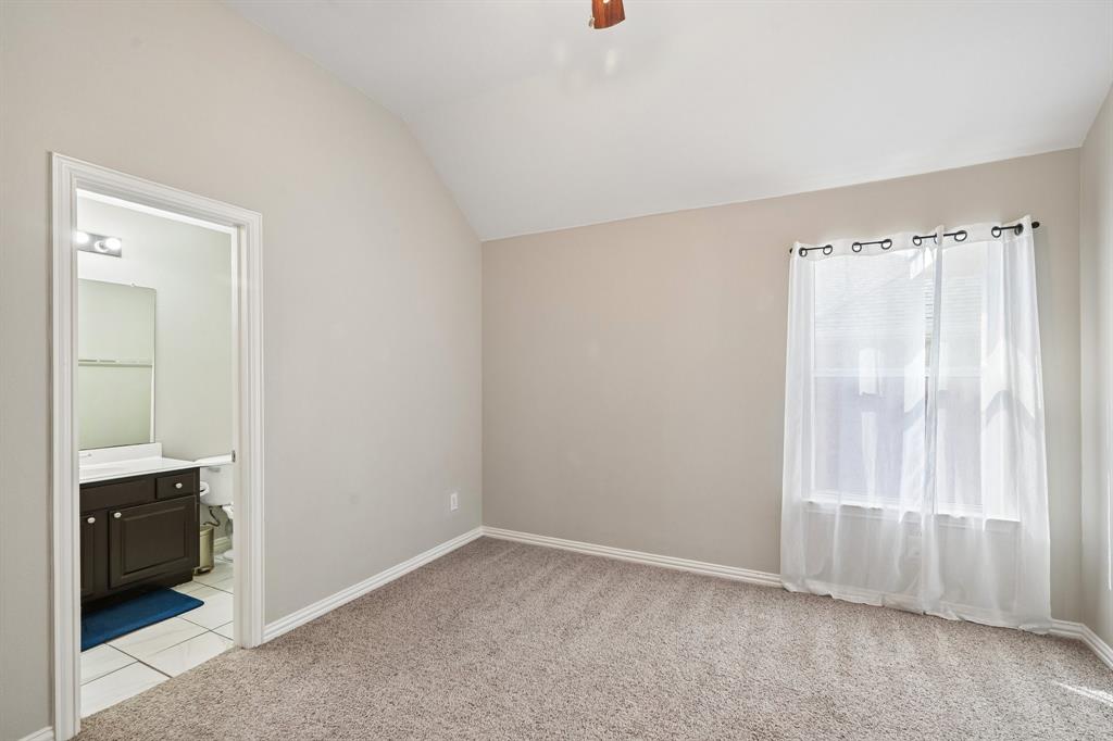 Upstairs Bedroom with ensuite bathroom